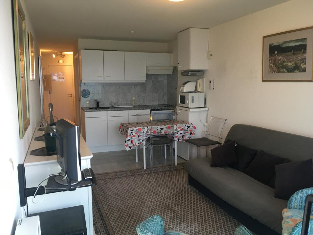 Prachtige Studio Met Frontaal Zeezicht En Terras 4 Pers. Oostende Exteriör bild